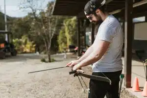 Comment fabriquer un arc : guide étape par étape